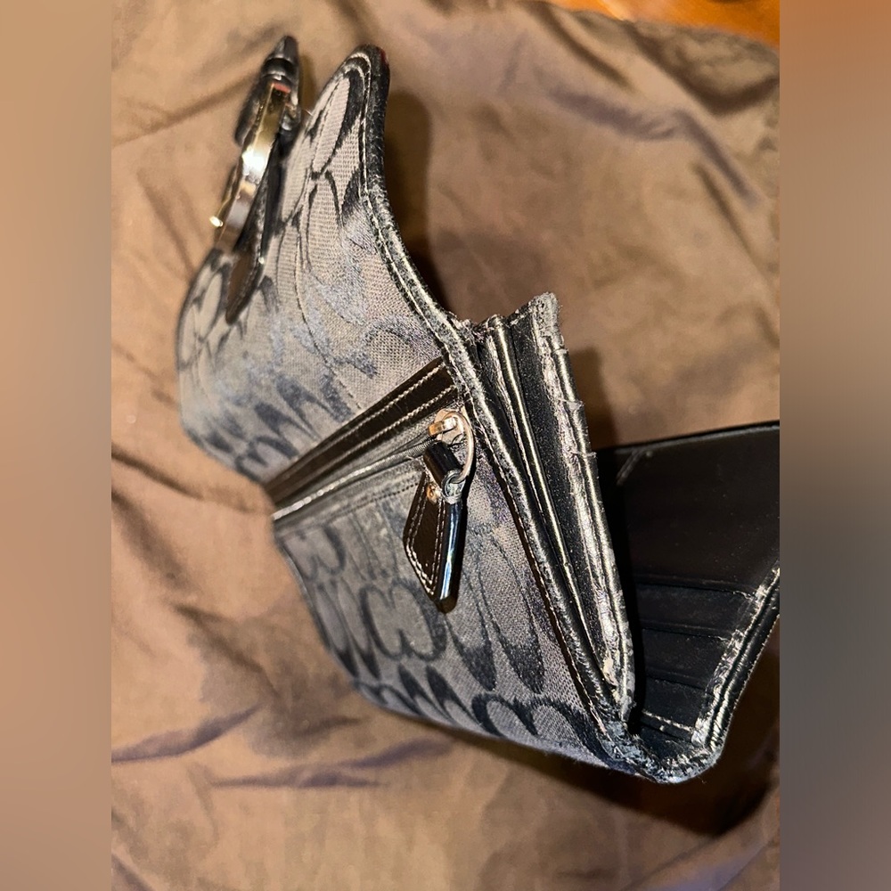 Couch Wallet - Picture 6 of 9